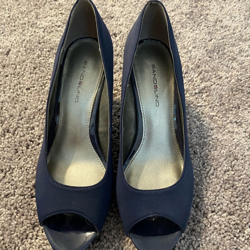 Dark blue/navy peeptoes